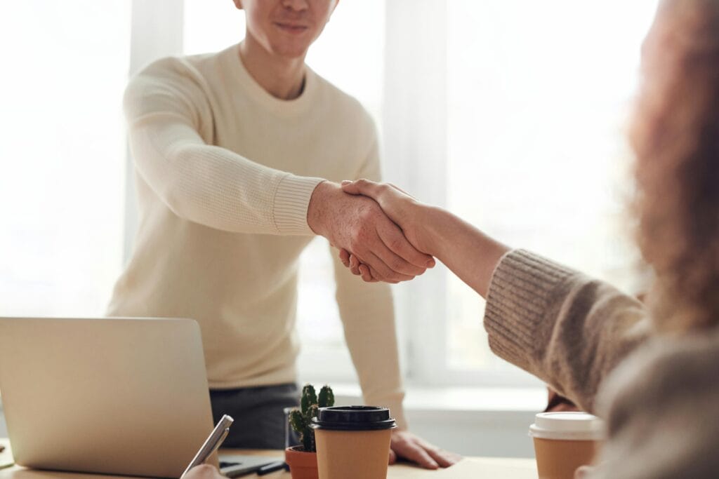 Diferencias de cómo presentar la Renta online, por teléfono o presencial 4 pexels fauxels 3184465