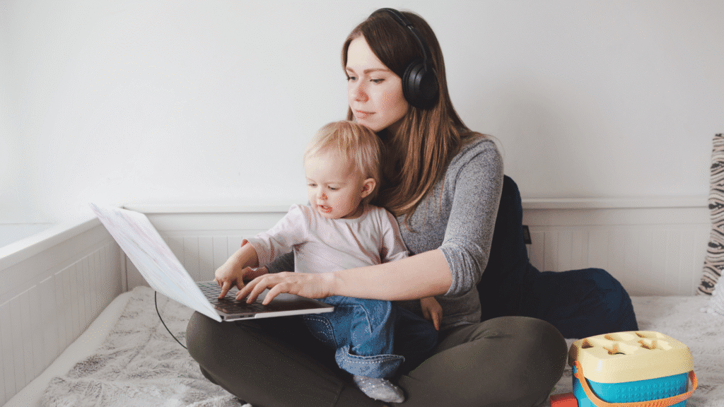 Madres autónomas: Guía completa de bonificaciones y ayudas en 2025 para conciliar y emprender 5 madres autónomas
